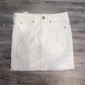 American Eagle white denim skirt - size 0